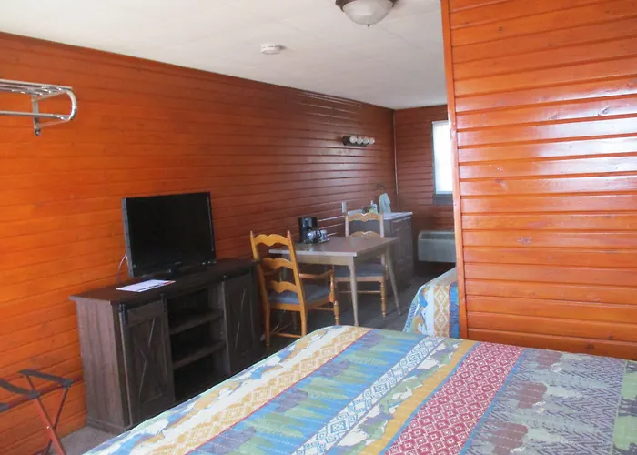 El Rancho Hotel 2*